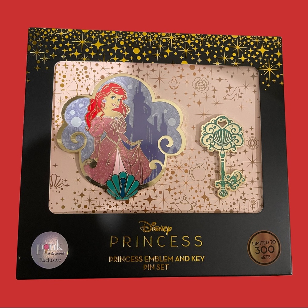 SOLD - Disney Princess Ariel The Little Mermaid LE 300 Emblem and Key Pin Set - Picture 1 of 2